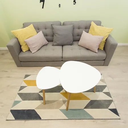 The Cozy Apartment, 索菲亞