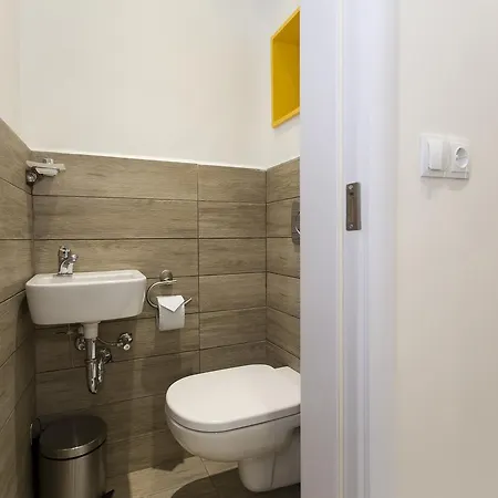 The Cozy Apartment, 索菲亞