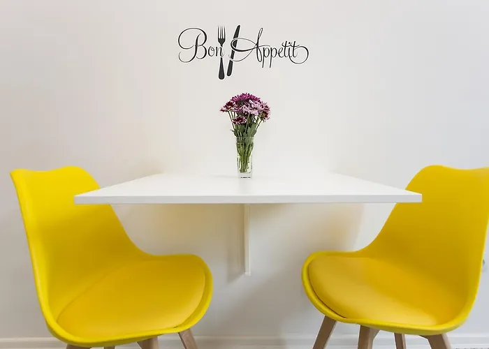 The Cozy Apartment, *